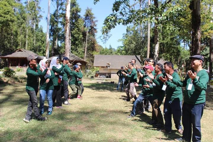 Latihan bersama Resimen Mahasiswa Nasional dalam bidang Navigasi dan Orientasi medan.